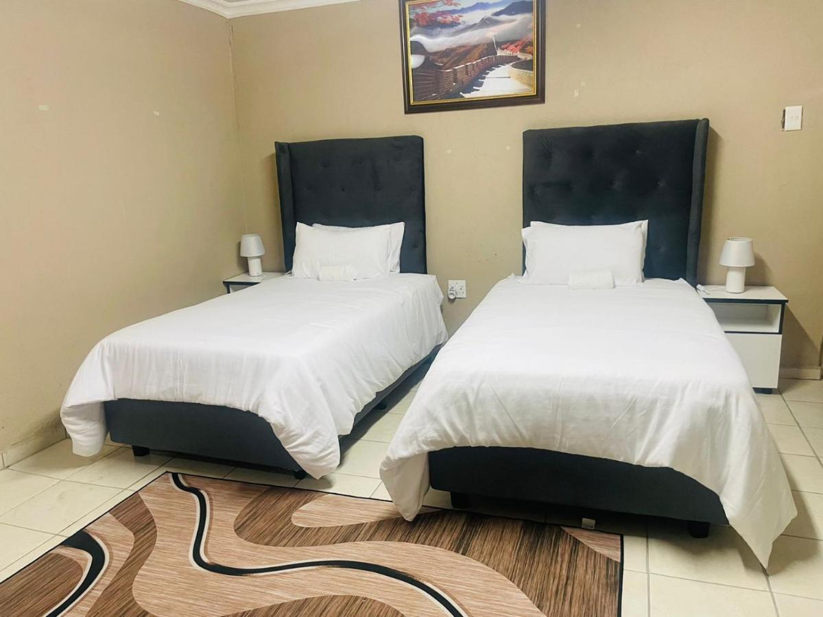 Super Classic Guest House Pretoria-Noord Εξωτερικό φωτογραφία