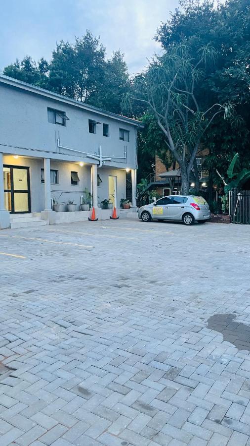 Super Classic Guest House Pretoria-Noord Εξωτερικό φωτογραφία