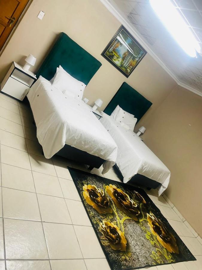 Super Classic Guest House Pretoria-Noord Εξωτερικό φωτογραφία